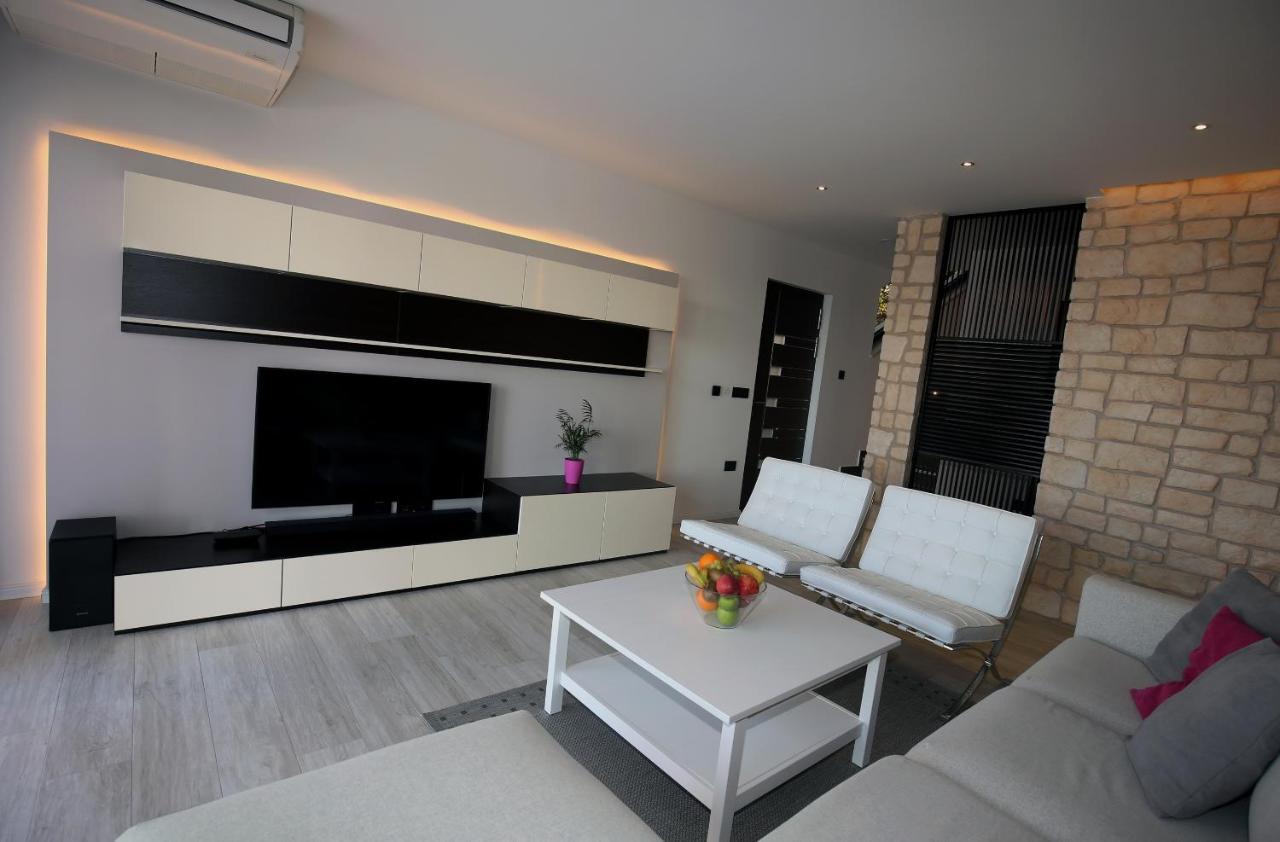 Villa Infinity Smrika Bagian luar foto