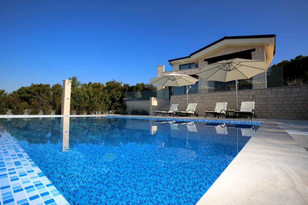 Villa Infinity Smrika Bagian luar foto
