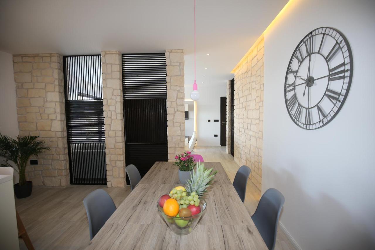 Villa Infinity Smrika Bagian luar foto